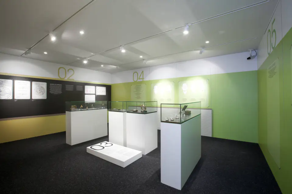 Green room and temporary exhibition display cases