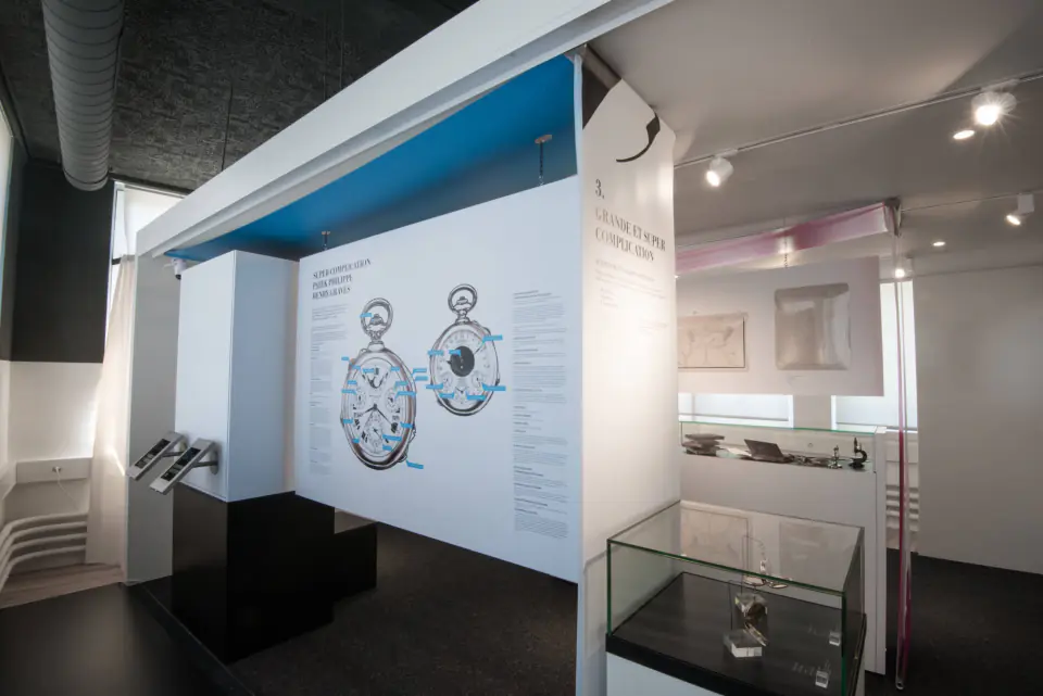 Salle blanche de l’exposition temporaire Star Watch